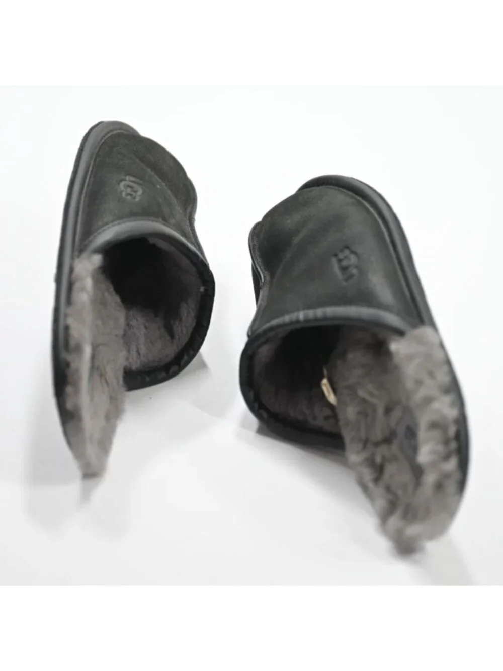 UGG Scuff Slip-On Slippers 1108192 in Black